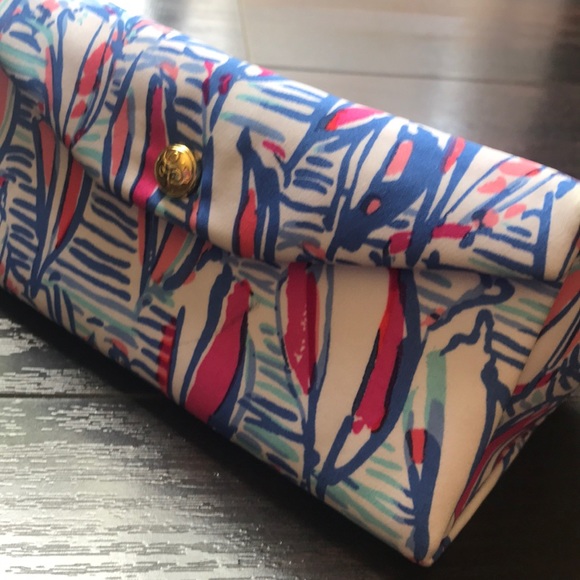 Lilly Pulitzer Sunglass Case - Picture 3 of 3